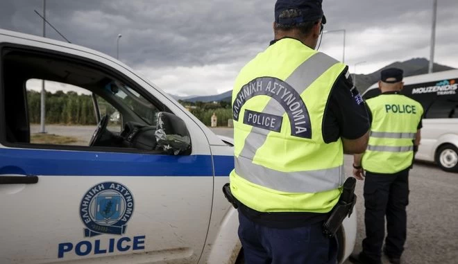 Αποκάλυψη: Χειροπέδες σε γόνο γνωστής εφοπλιστικής οικογένειας την ώρα που πήγαινε βόλτα τον σκύλο του